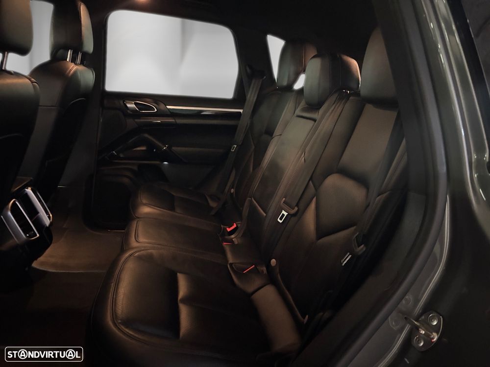 Porsche Cayenne S E-Hybrid - 6