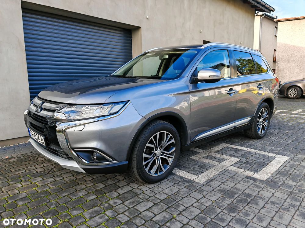 Mitsubishi Outlander 2.0 Instyle + 4WD CVT - 3