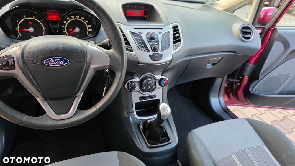 Ford Fiesta 1.25 Celebration - 17
