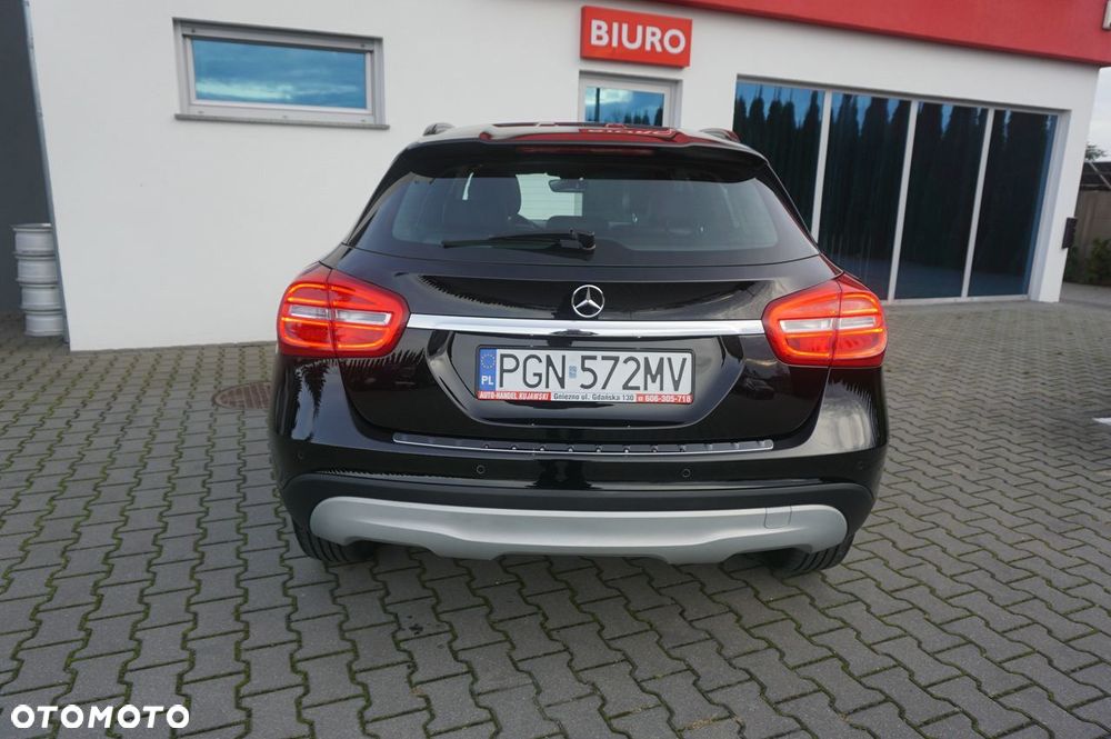 Mercedes-Benz GLA 200 7G-DCT Urban - 23