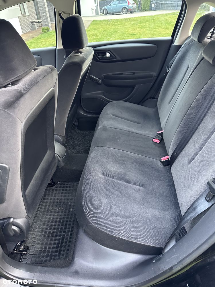 Citroën C4 1.4 16V X - 5