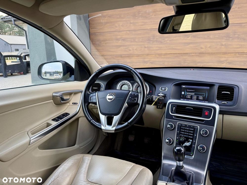 Volvo S60 D4 Momentum - 16