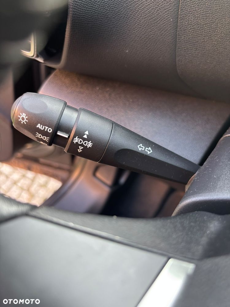 Citroën C4 PureTech 130 Stop&Start SHINE - 22