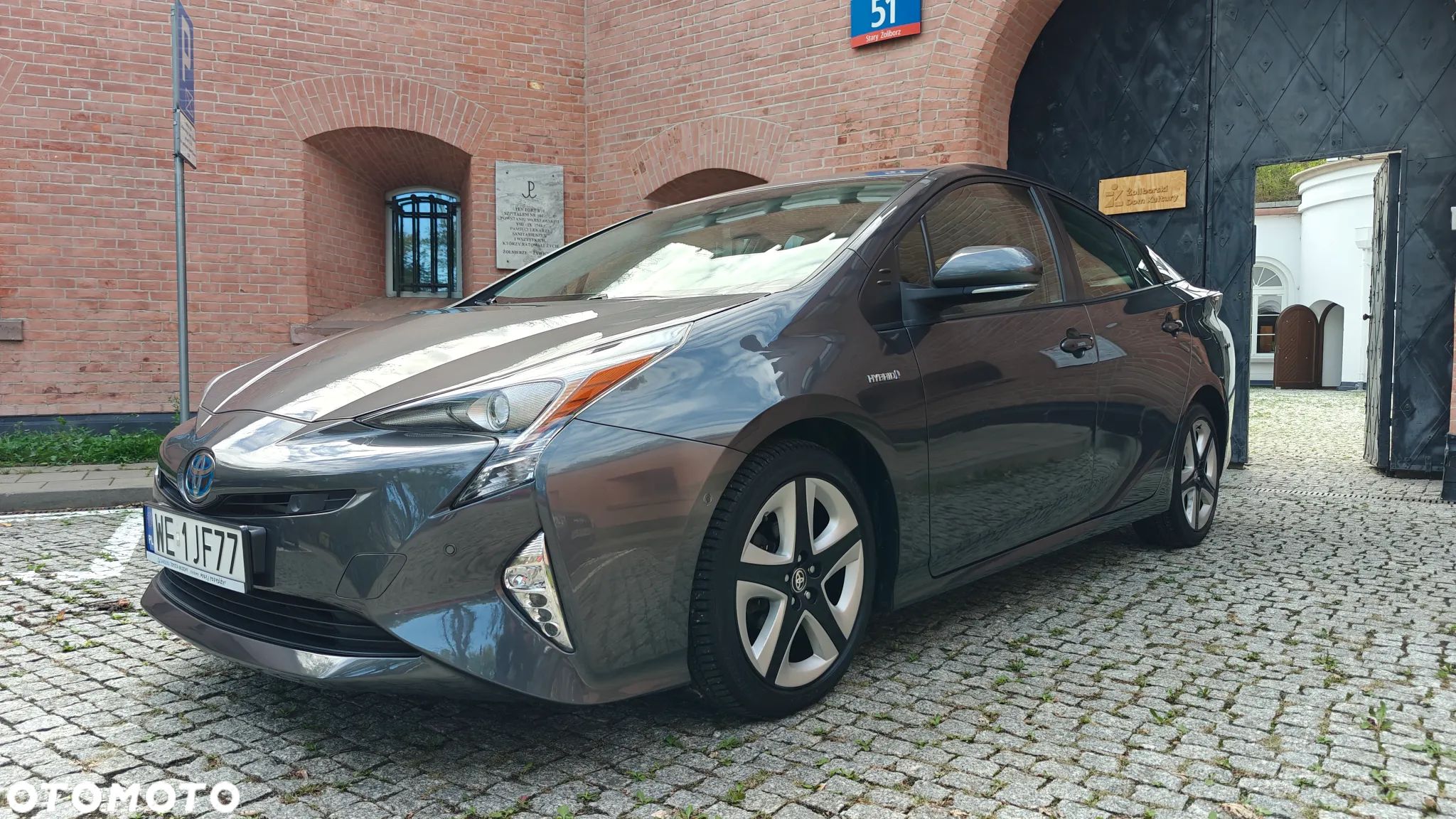Toyota Prius 1.8 Hybrid Prestige - 1