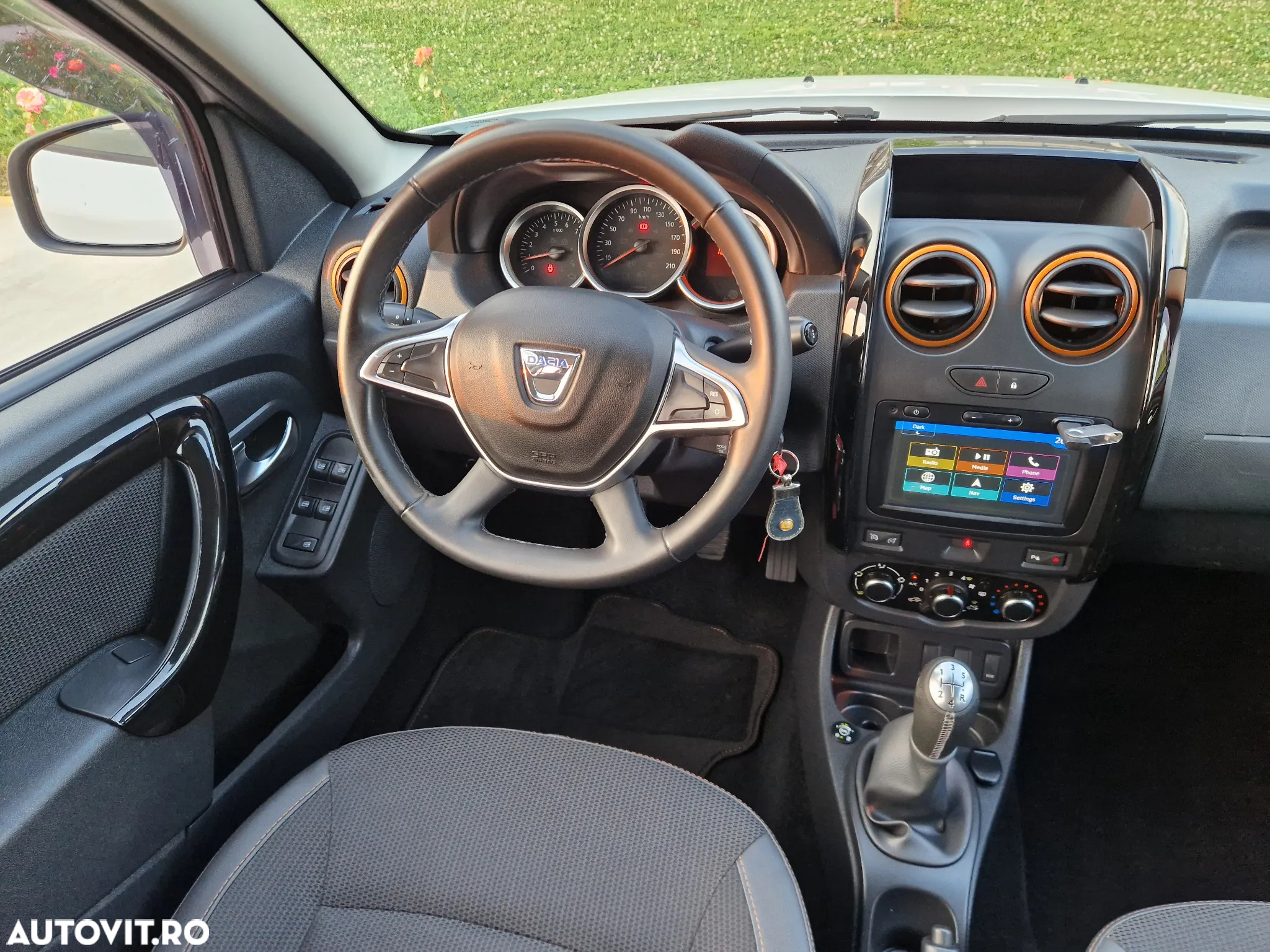 Dacia Duster 1.6 4x2 Laureate - 12