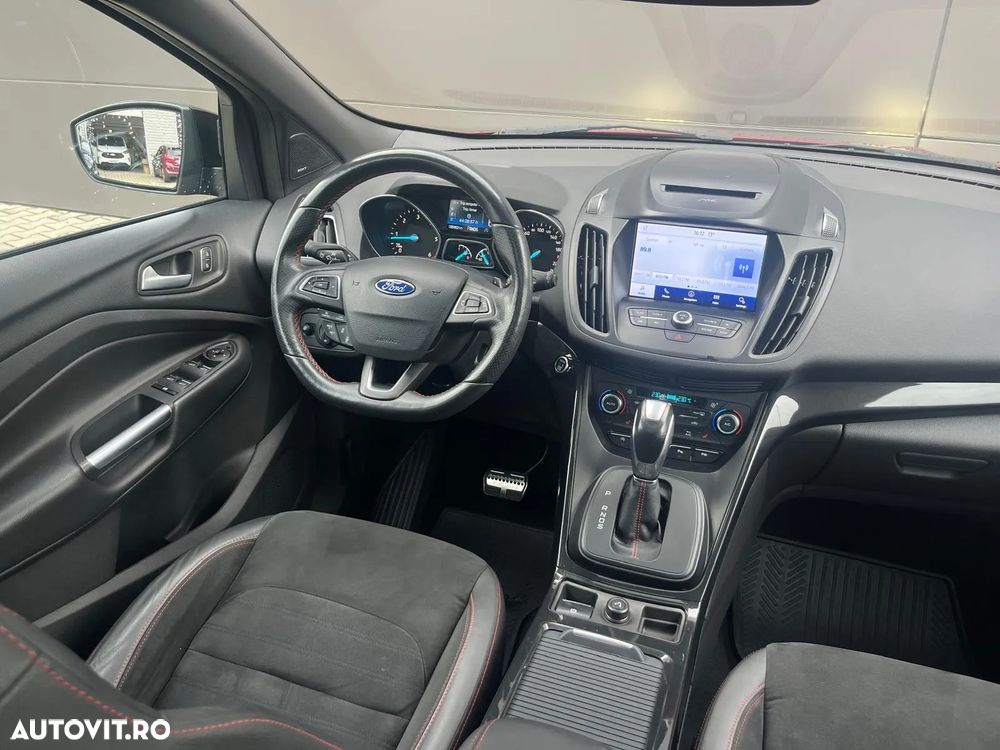 Ford Kuga 2.0 TDCi 4WD Powershift ST-Line - 11