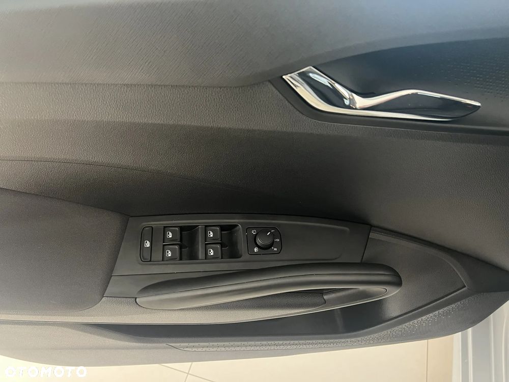 Skoda Fabia 1.0 TSI Selection DSG - 18