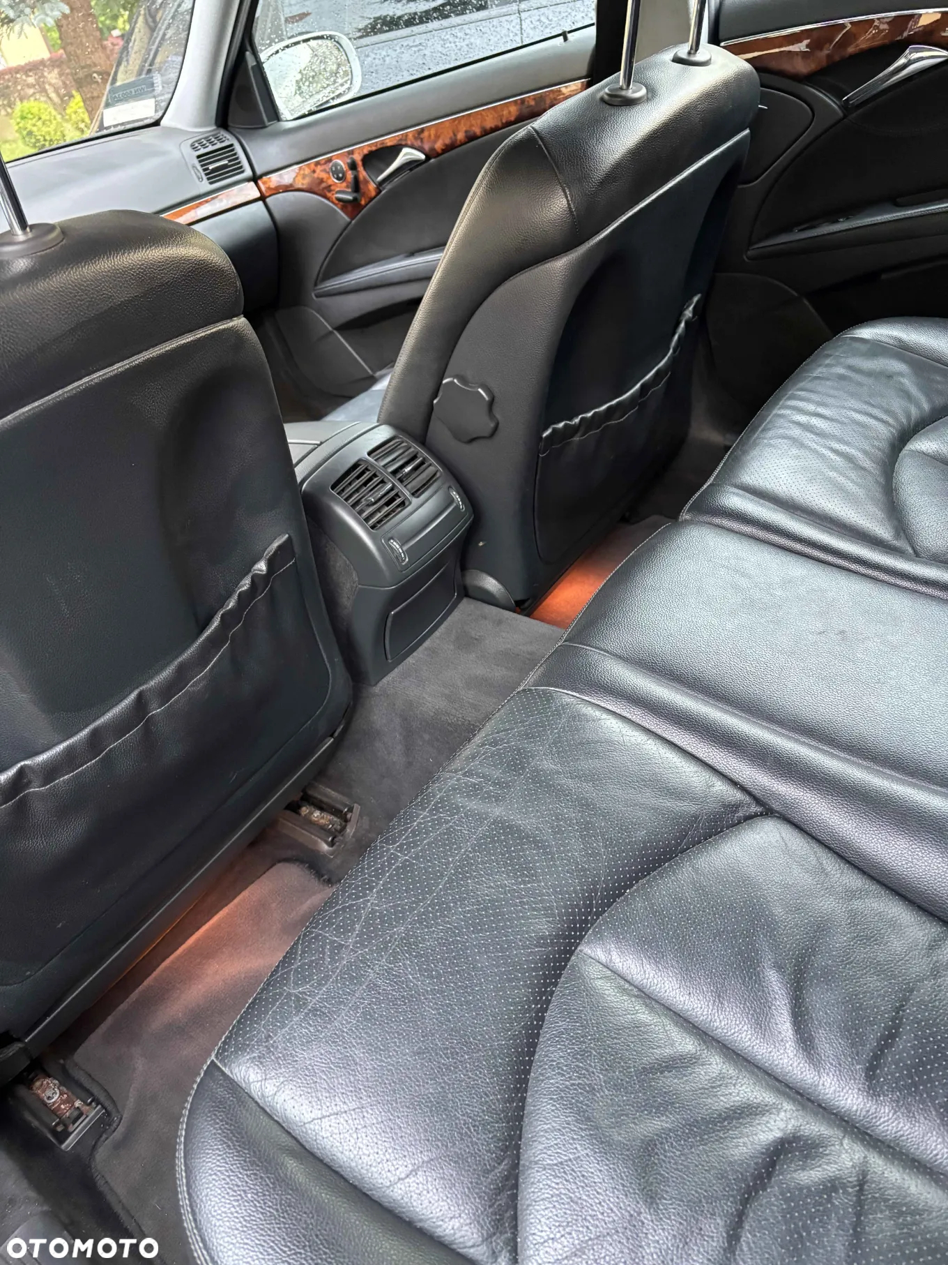 Mercedes-Benz Klasa E 320 4-Matic T Classic - 17