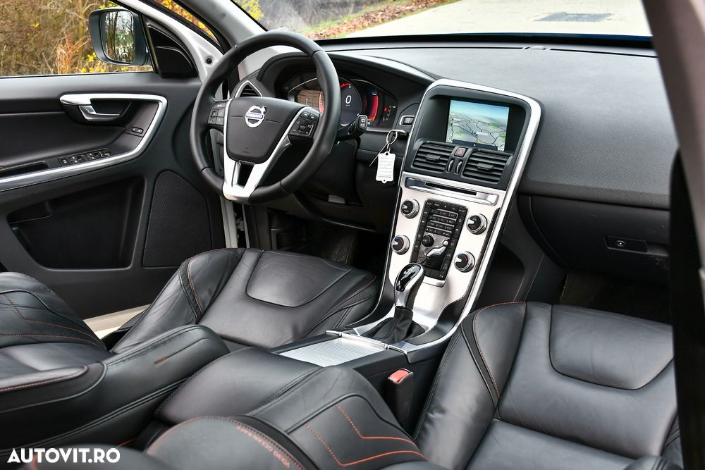 Volvo XC 60 D4 AWD Ocean Race - 13