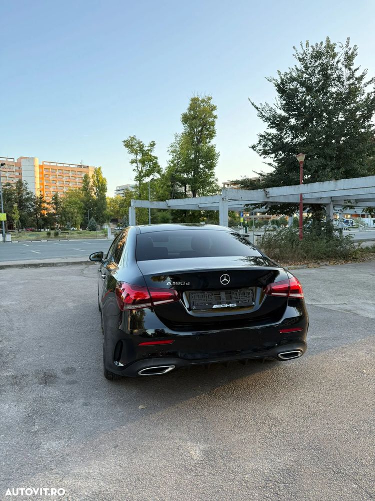 Mercedes-Benz A ver-180-d-7g--dct-amg-line - 5