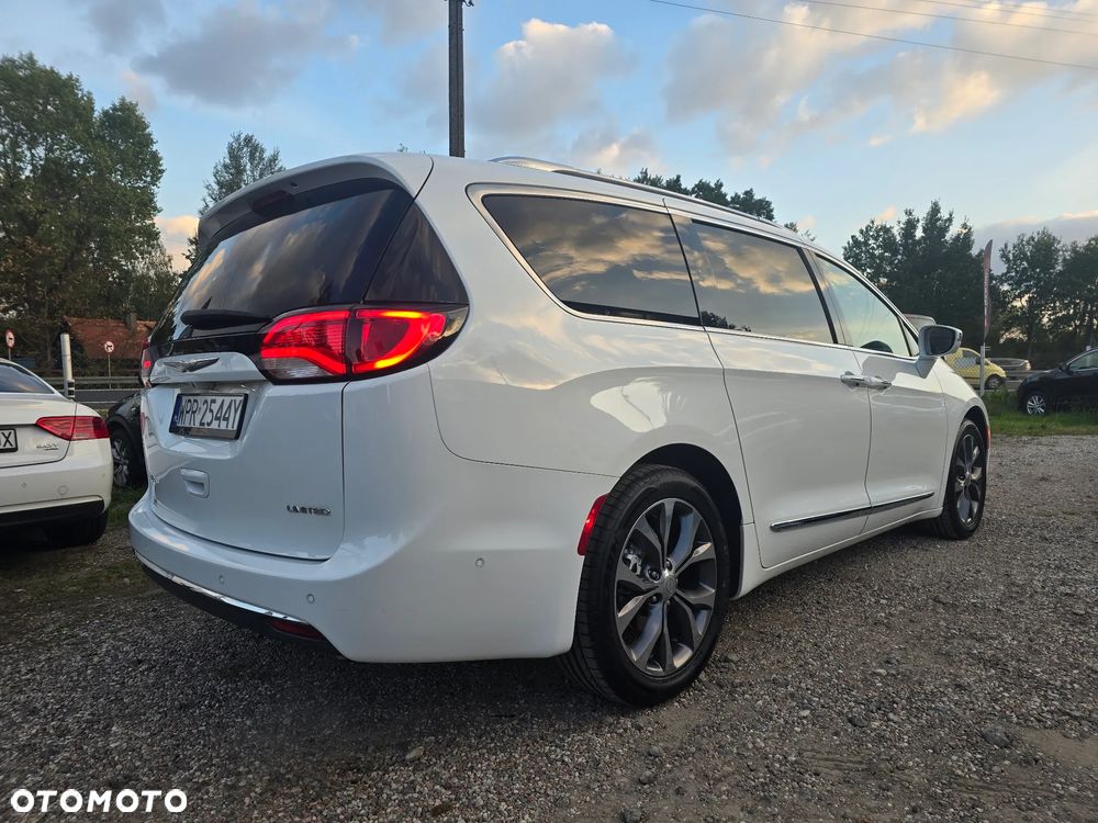 Chrysler Pacifica - 13