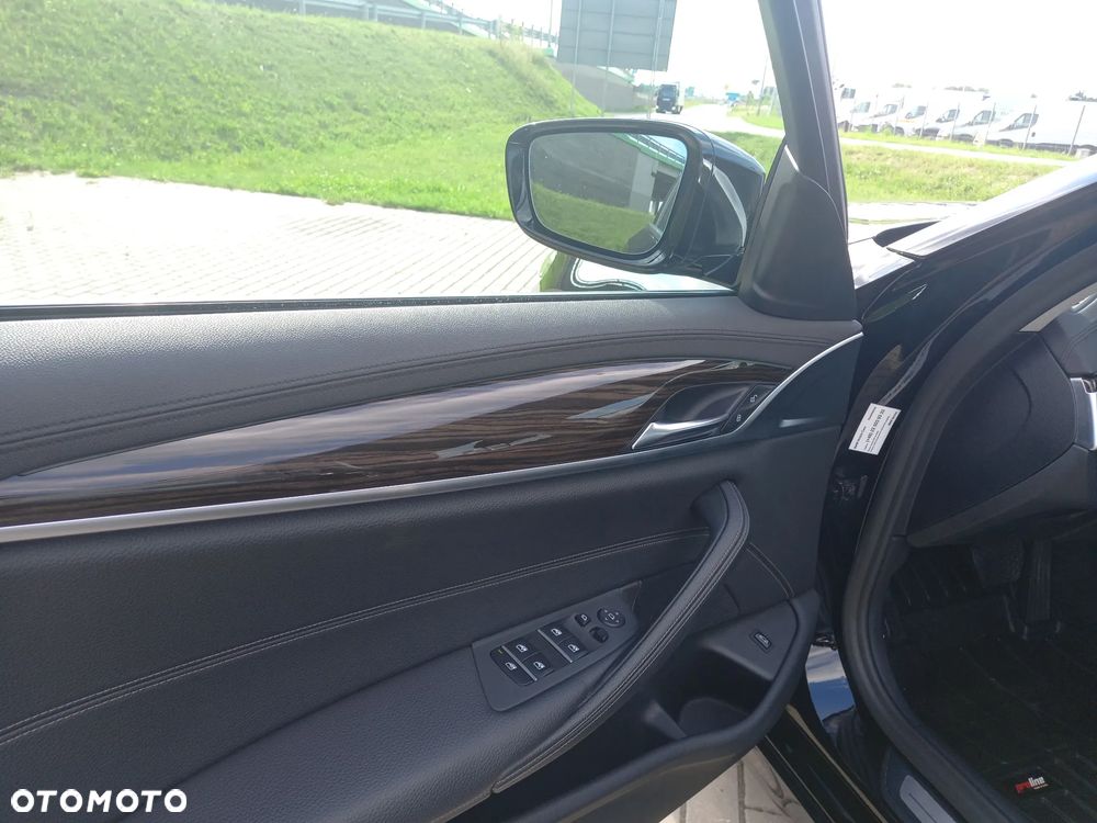 BMW Seria 5 520d xDrive Luxury Line - 13