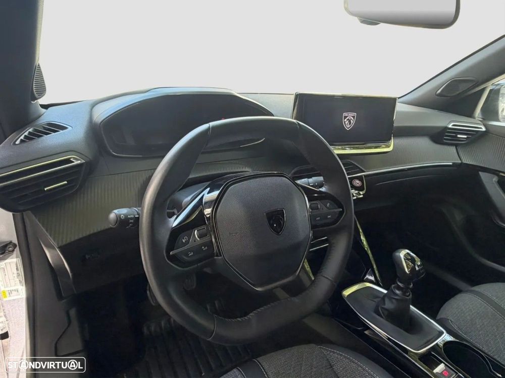 Peugeot 2008 - 11