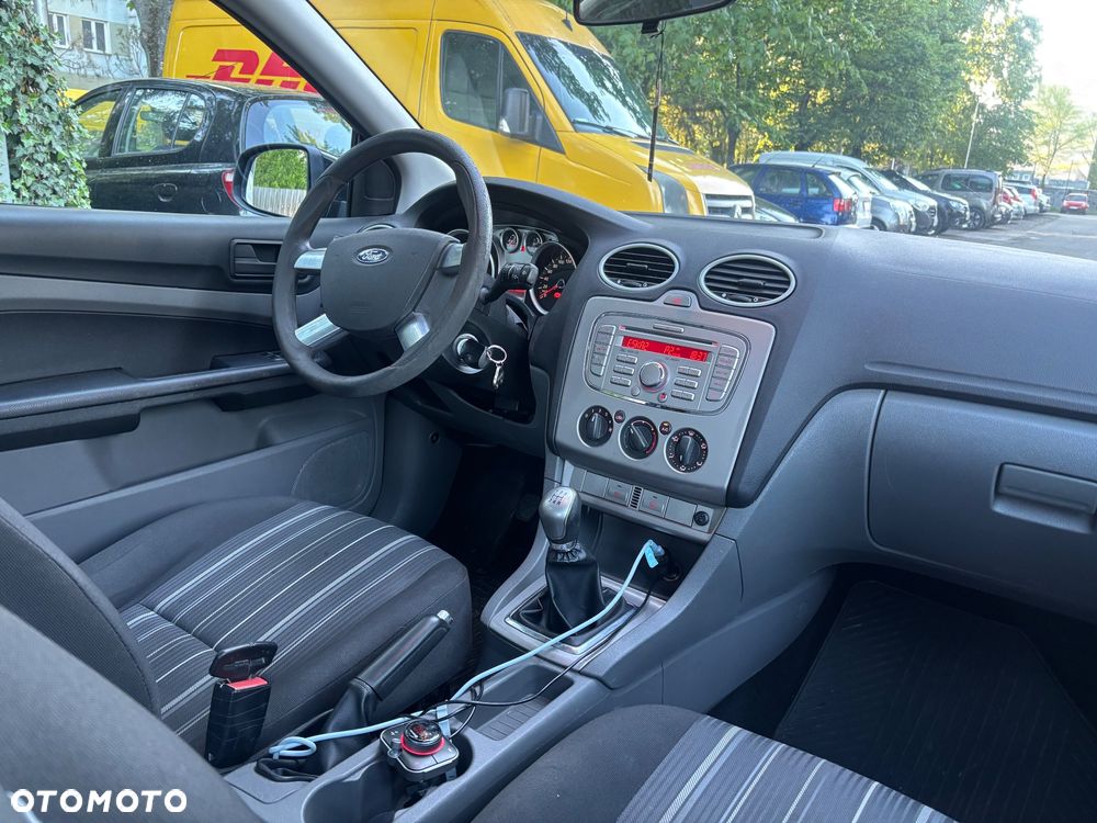 Ford Focus 1.6 Trend - 10