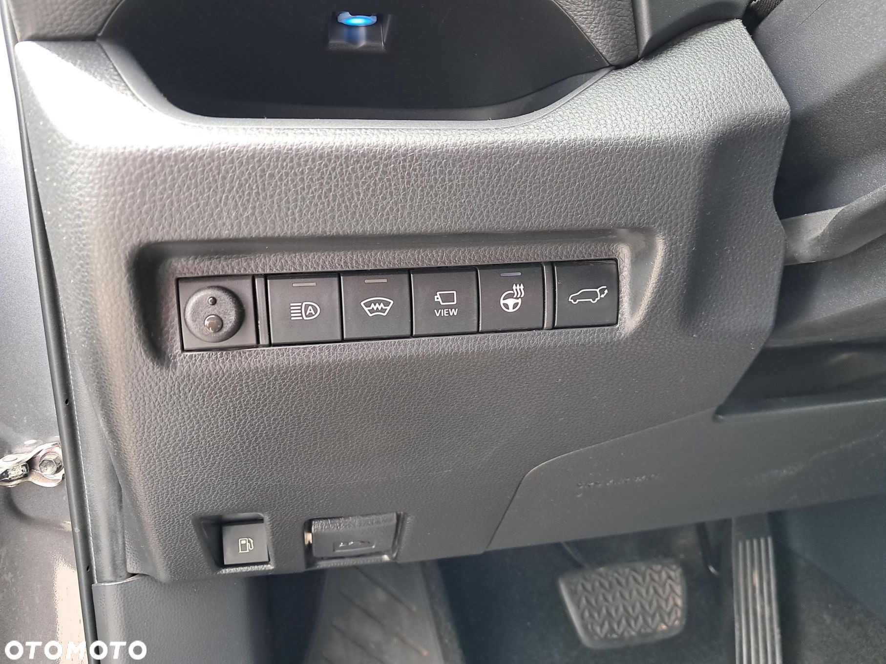 Toyota RAV4 - 10