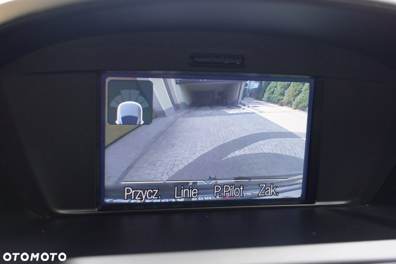 Ford Kuga - 24