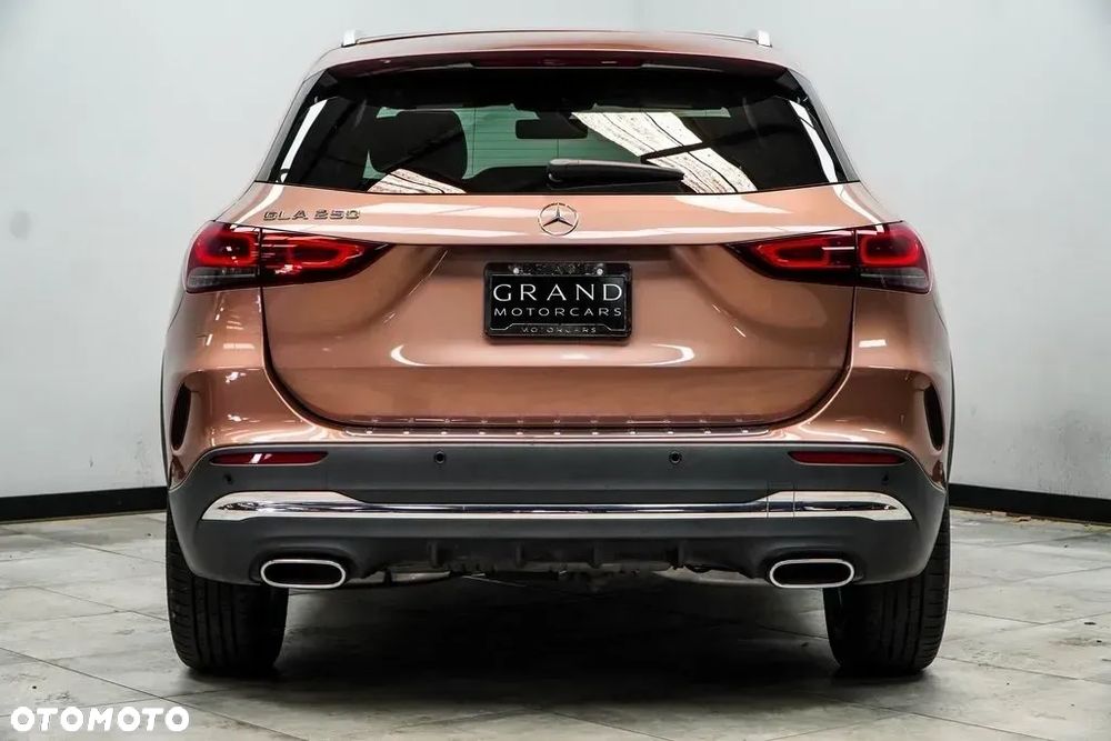 Mercedes-Benz GLA 250 8G-DCT AMG Line