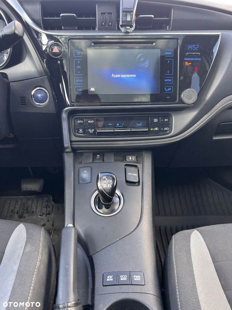 Toyota Auris - 12