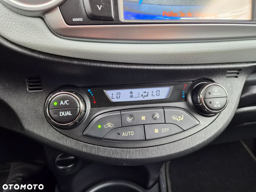 Toyota Yaris 1.5 VVT-i Lounge - 35