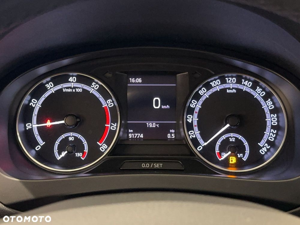 Skoda RAPID 1.0 TSI Ambition - 23