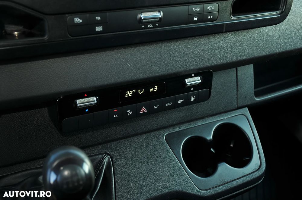 Mercedes-Benz Sprinter - 13