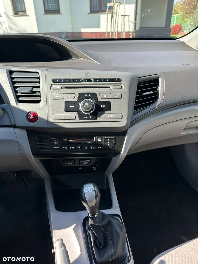 Honda Civic 1.8 Comfort - 26