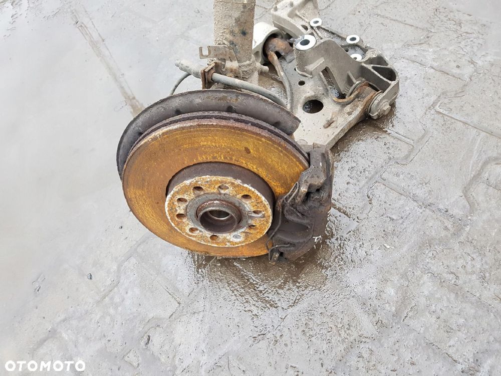 AUDI A3 8P 04-08r 1.8 TFSI AMORTYZATOR ZWROTNICA PRAWA PRZÓD - 2