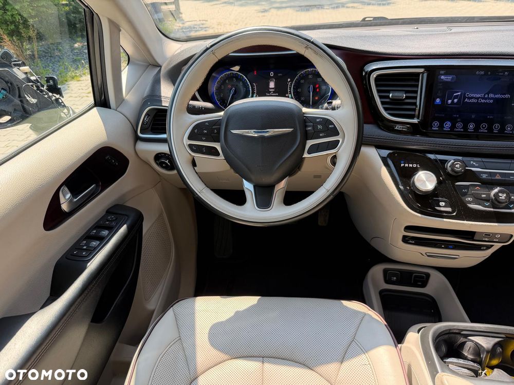 Chrysler Pacifica - 21