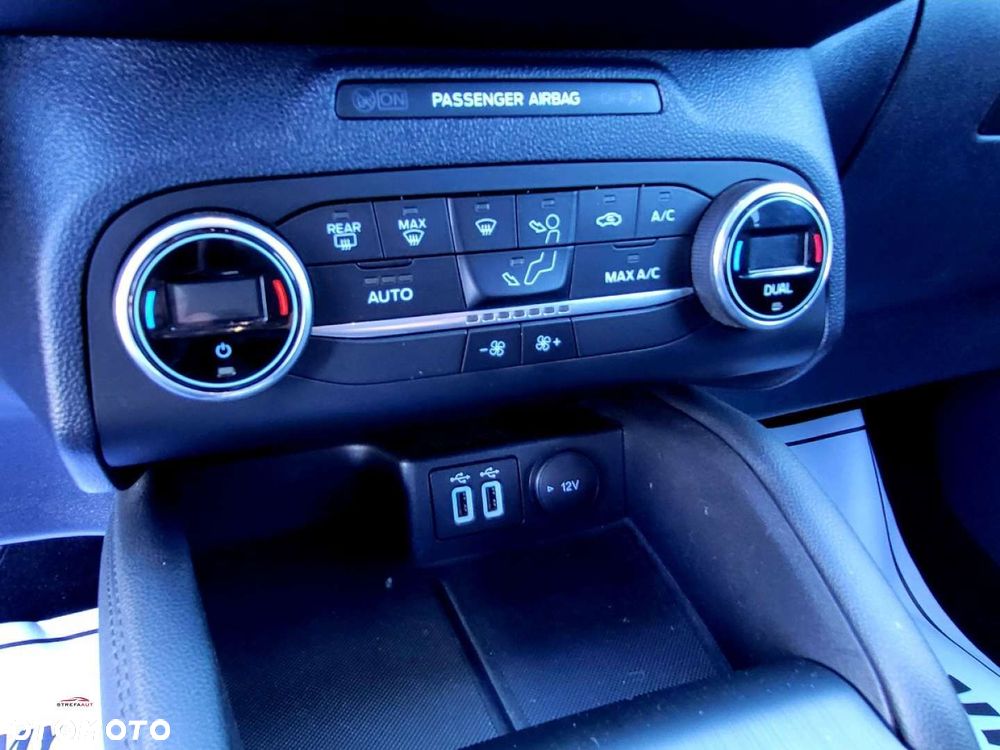 Ford Kuga - 10