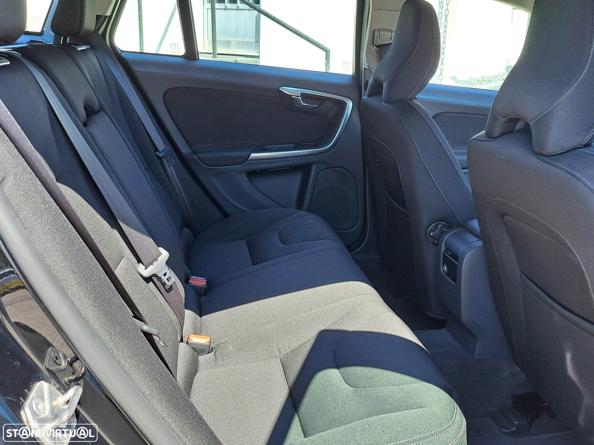 Volvo V60 1.6 D2 Drive Kinetic Start/Stop - 24
