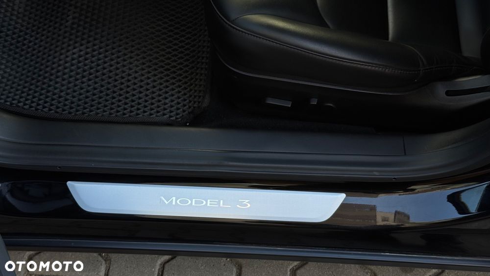 Tesla Model 3 - 19