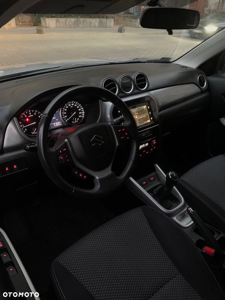 Suzuki Vitara 1.6 Premium 2WD - 9