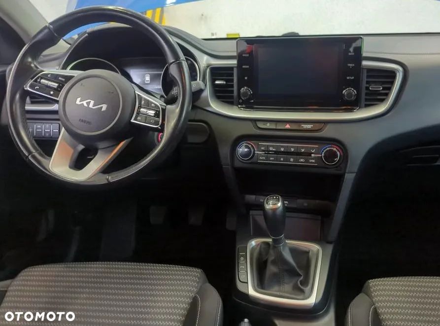 Kia Ceed 1.5 T-GDI M - 6