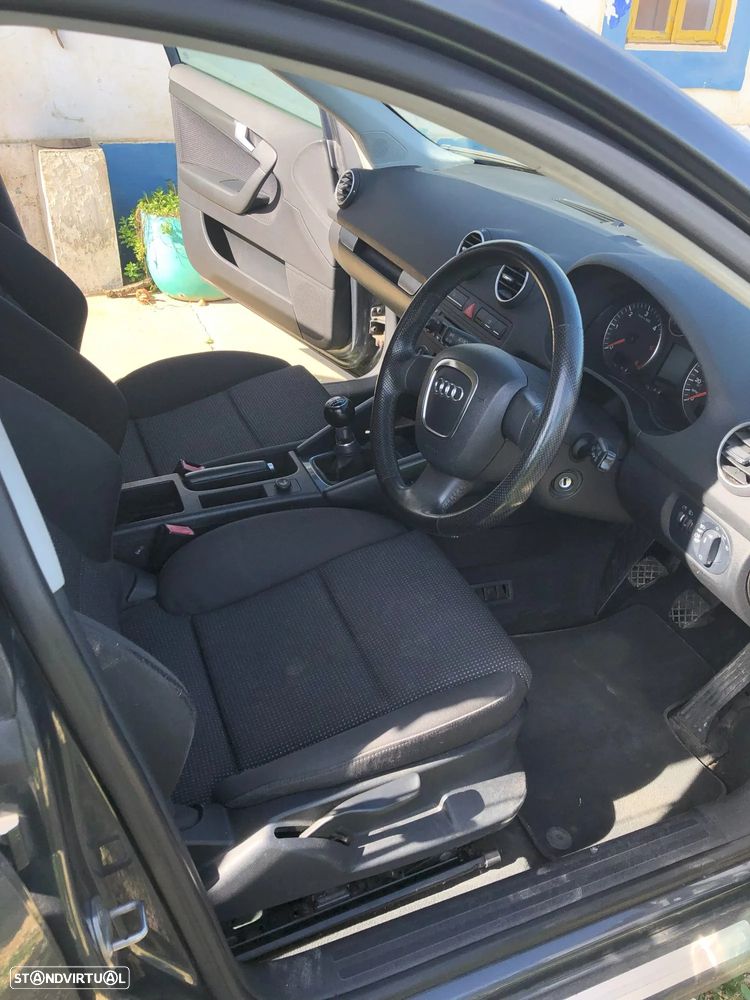 Audi A3 2.0 TDI Ambiente - 4