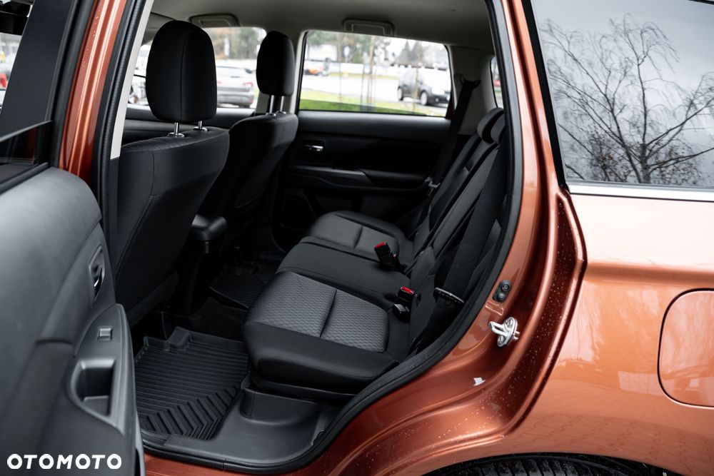 Mitsubishi Outlander 2.0 2WD Spirit - 19