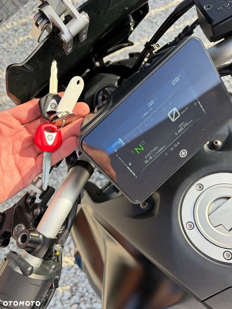 Yamaha MT - 12
