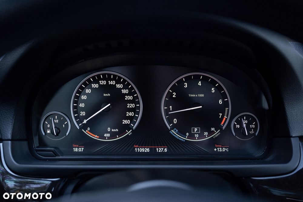 BMW Seria 5 528i xDrive Luxury Line - 28