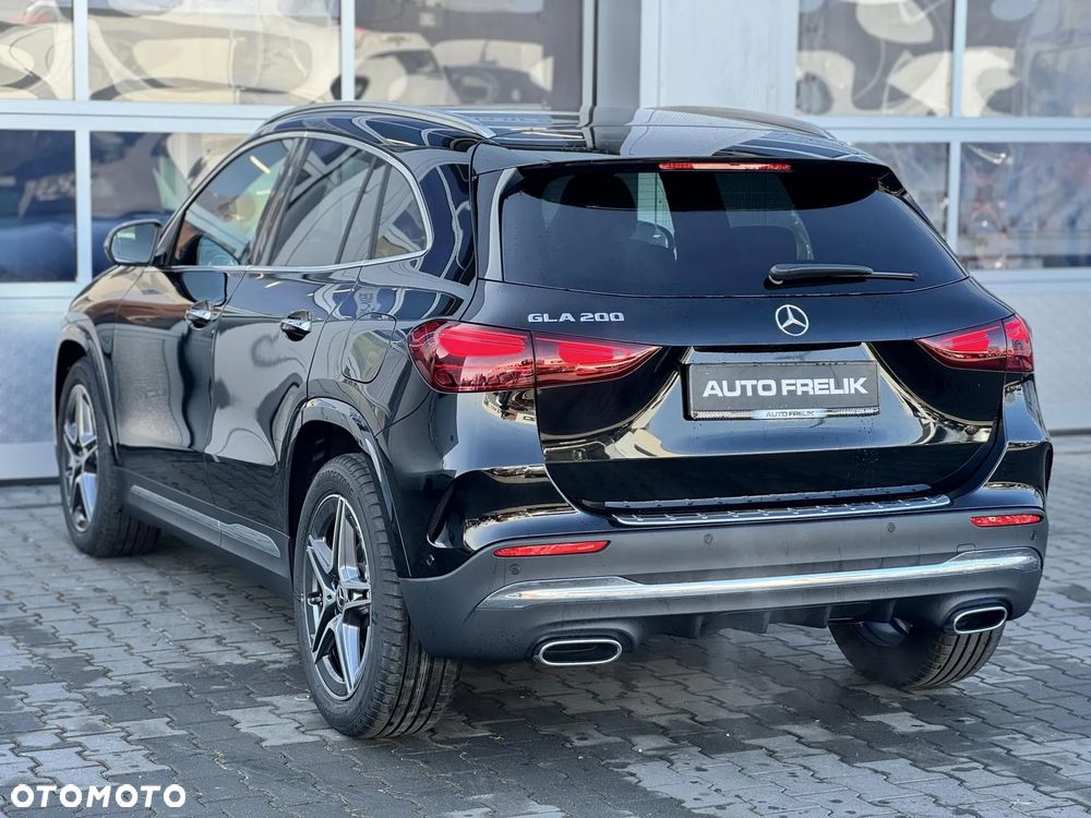 Mercedes-Benz GLA 200 AMG Line - 11