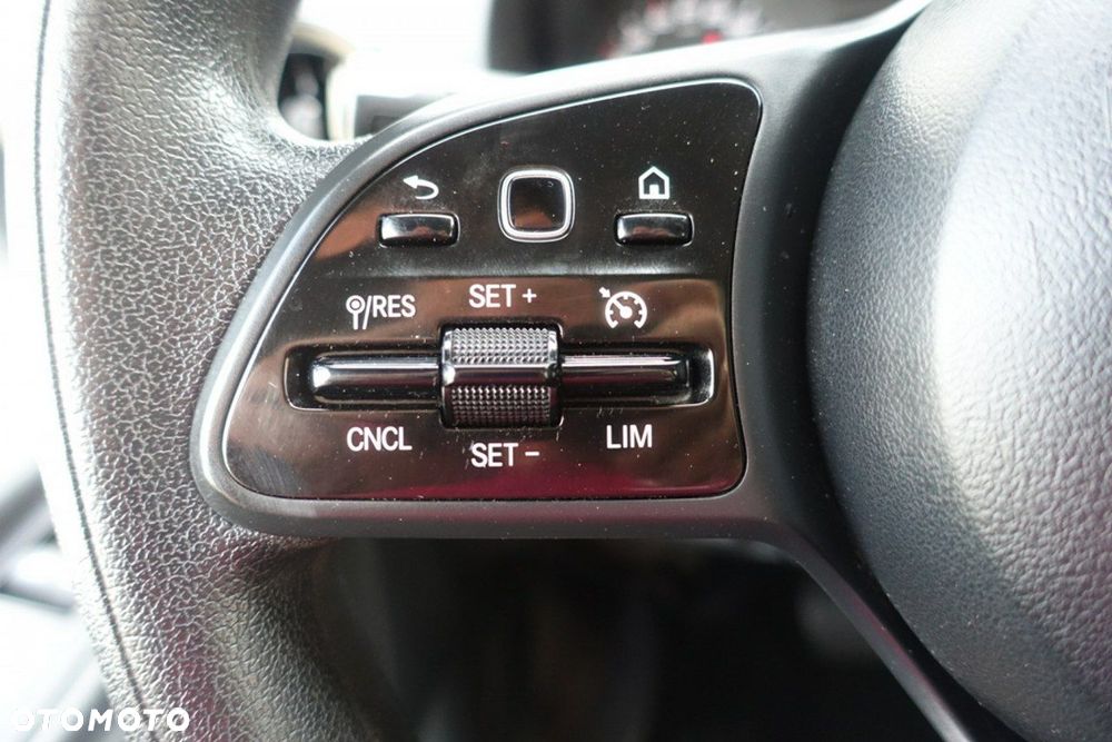 Mercedes-Benz Sprinter - 32