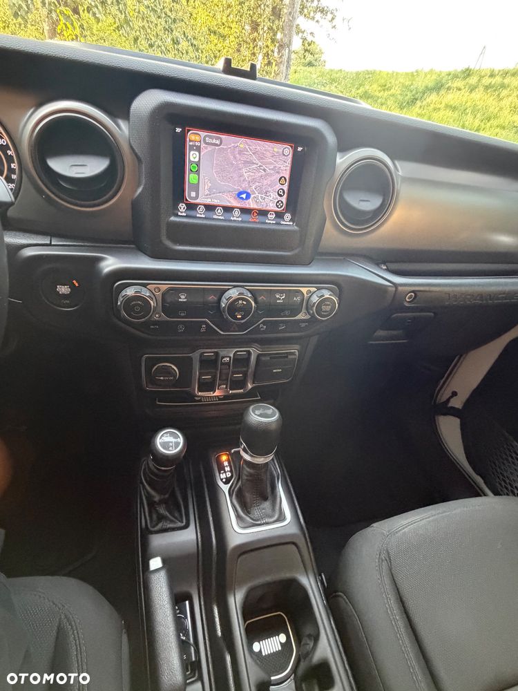 Jeep Wrangler - 24