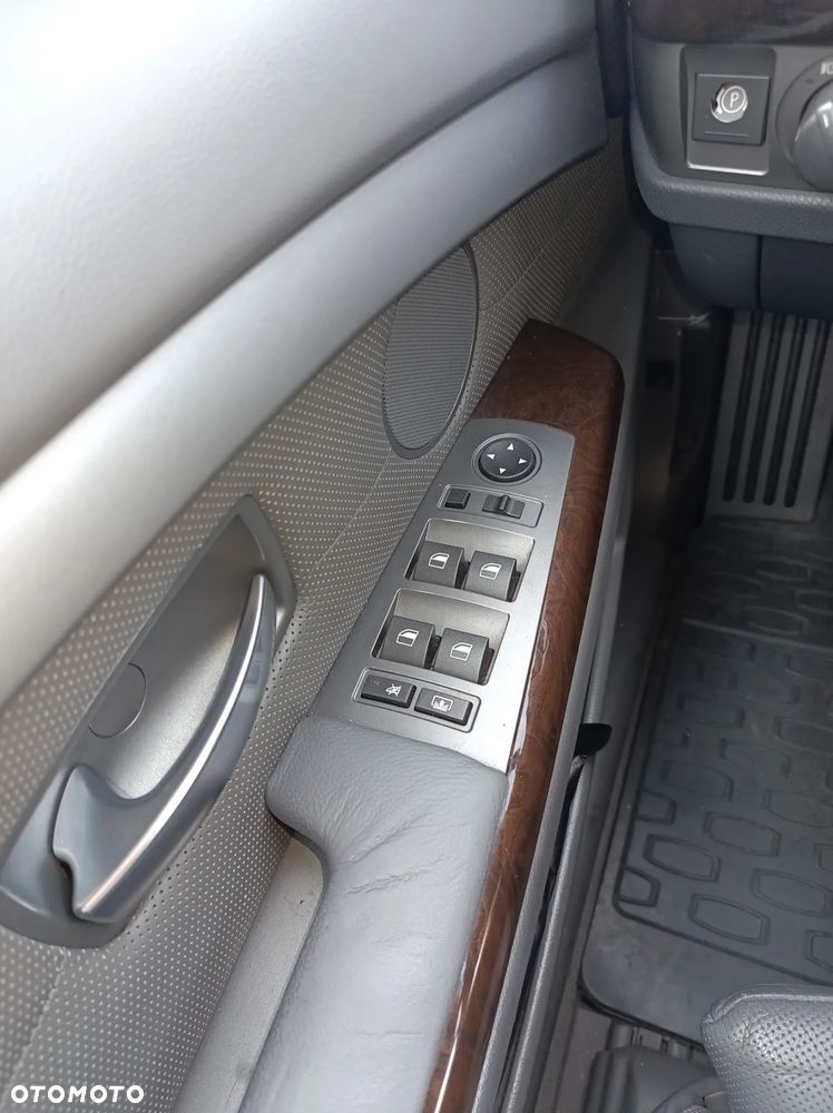 BMW Seria 7 745i - 13
