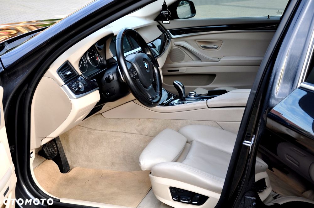 BMW Seria 5 520d Sport-Aut - 21