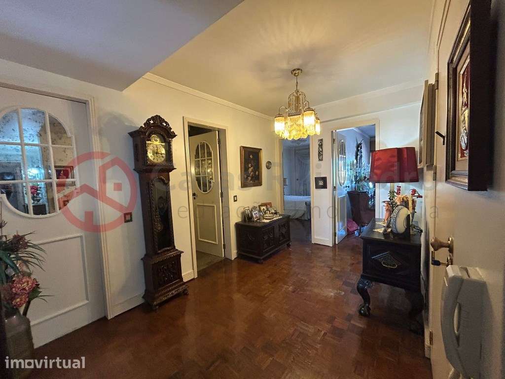 Apartamento T4+1 com Vista Deslumbrante sobre o Tejo, Cacilhas