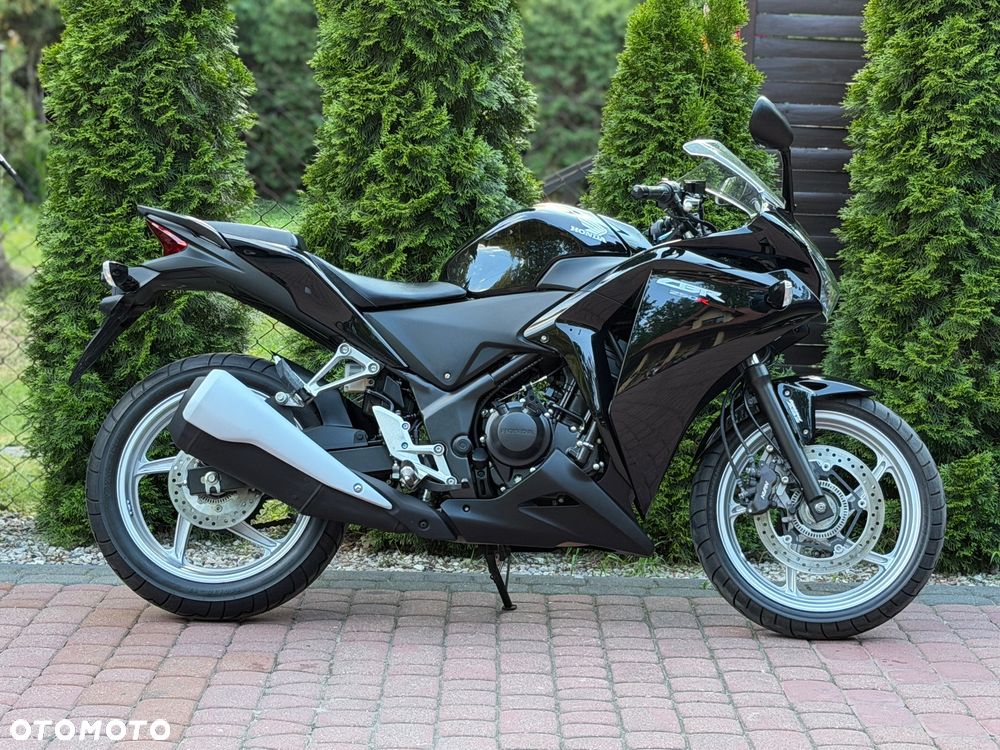 Honda CBR - 3