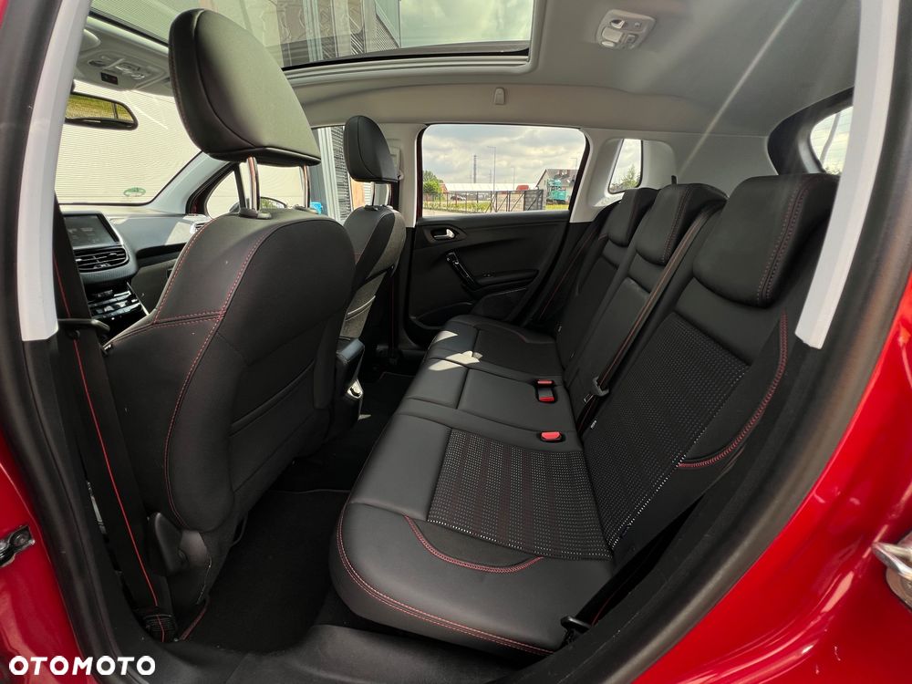 Peugeot 2008 PureTech 110 Stop&Start GT-Line Edition - 32
