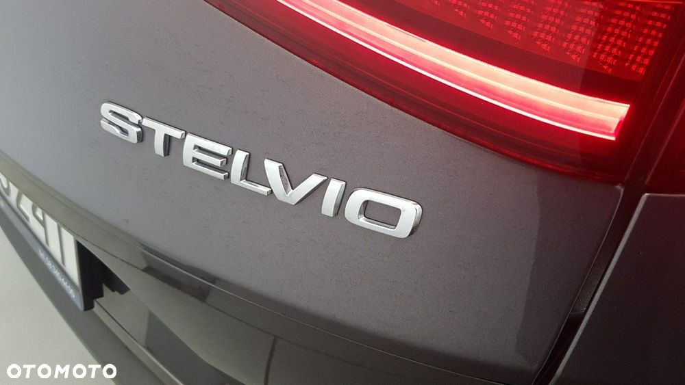 Alfa Romeo Stelvio - 13
