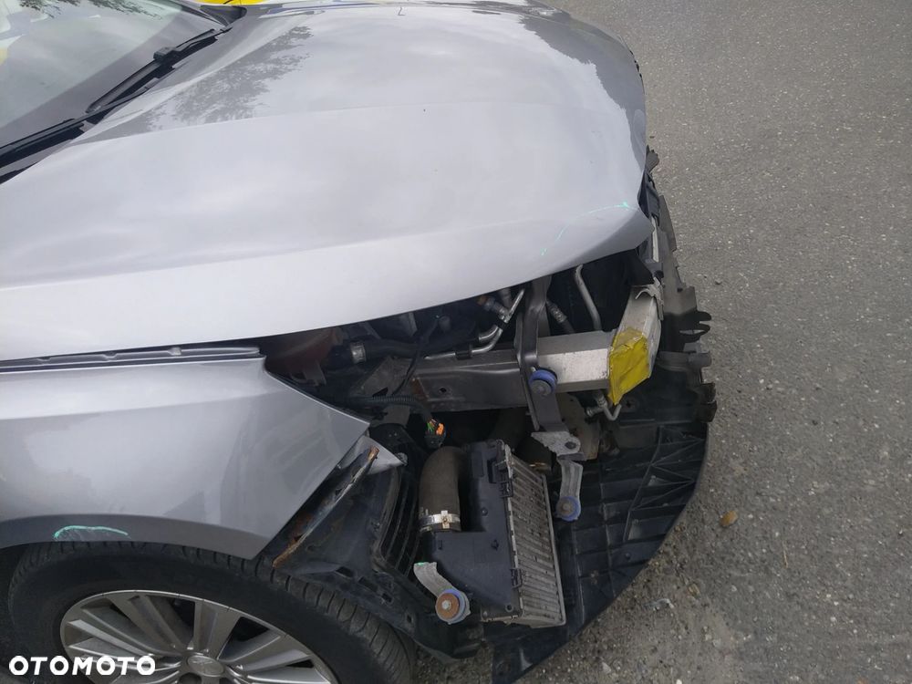 Peugeot 308 1.6 BlueHDi Allure S&S - 19
