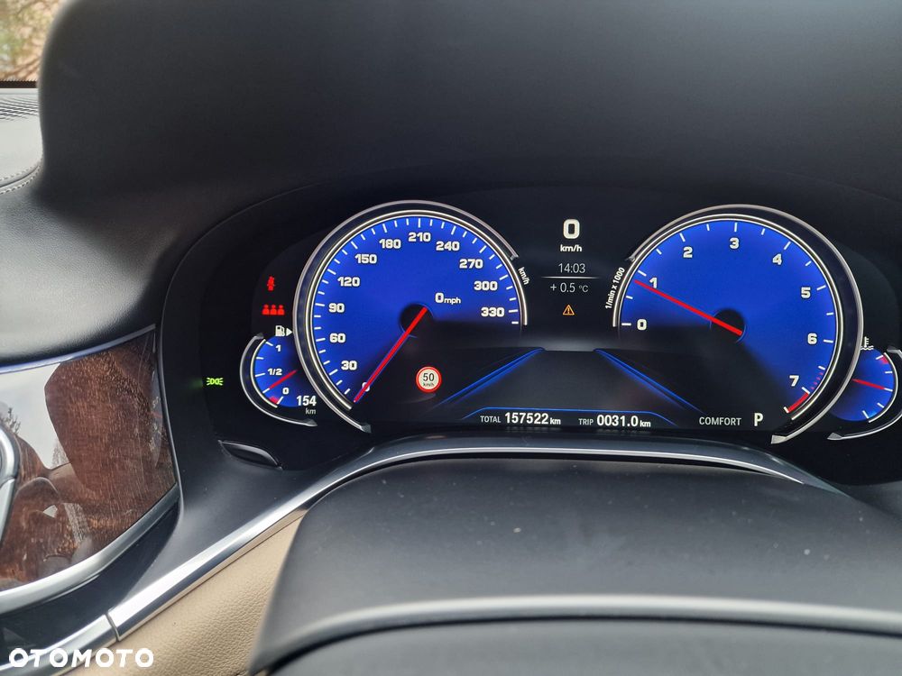 BMW Seria 7 750i - 9