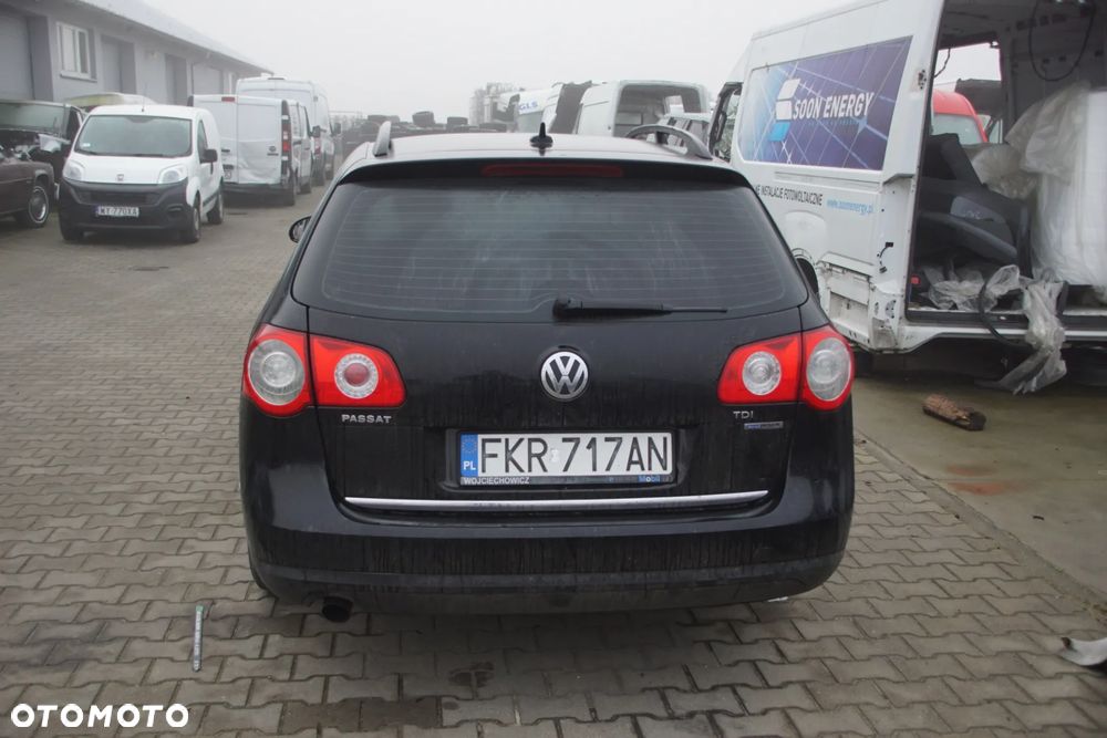Auto na części - Volkswagen Passat B6 Lift 1.6 TDI 105 KM CAYC MDM L041 2010R Silnik Skrzynia Drzwi Maska Zderzak Błotnik Klapa Lampa Lusterko Klamka Deska Kokpit Sterownik Moduł Czujnik Licznik Kierownica Panel Wyświetlacz - 6