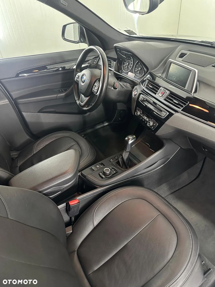 BMW X1 xDrive28i xLine - 8